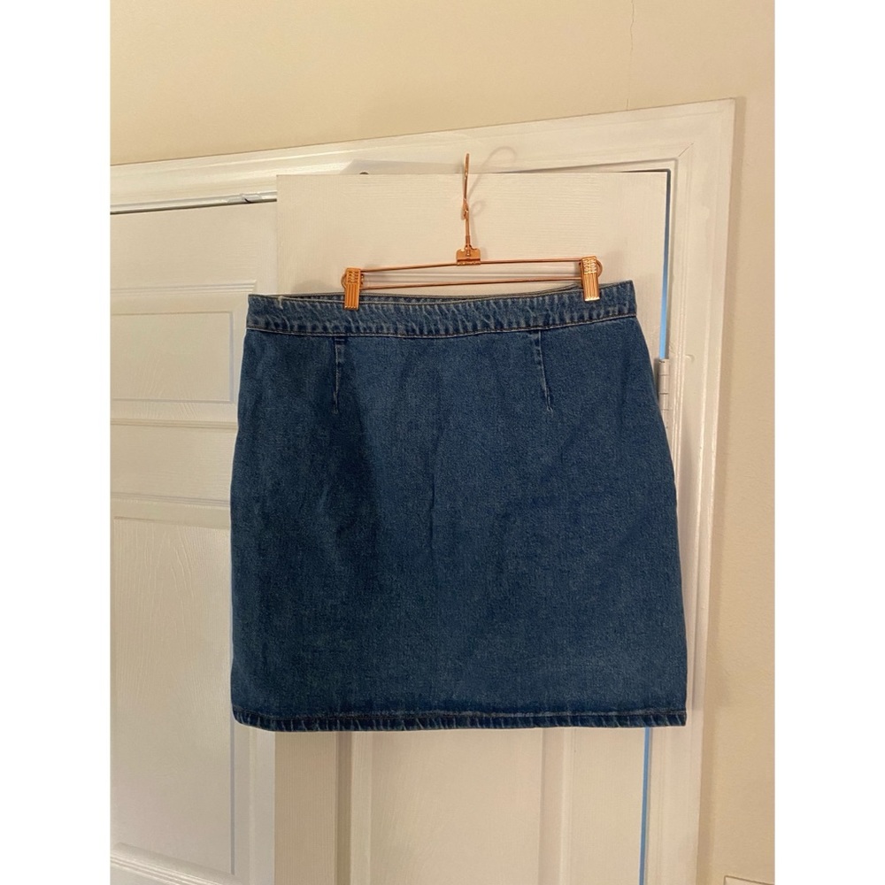 ASOS DESIGN Curve Denim Wrap Skirt in Midwash Blue, Size 14 - Picture 6 of 9